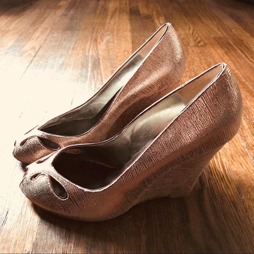 Poetic License Pink Metallic Leather Wedges